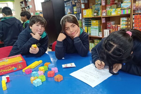 explicando el funcionamiento del juego